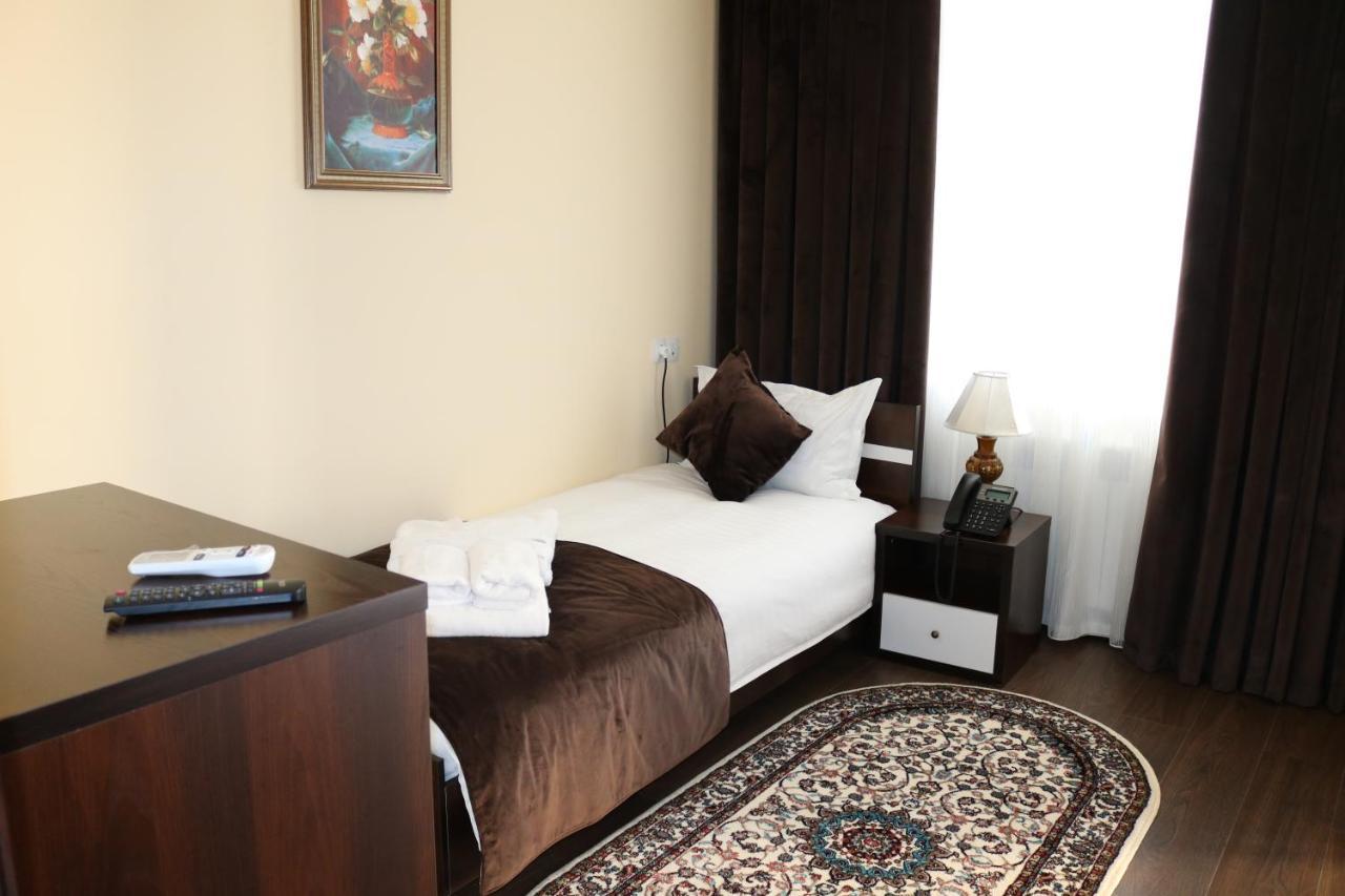 Solnechnyy Marhabo Hotel Palace מראה חיצוני תמונה